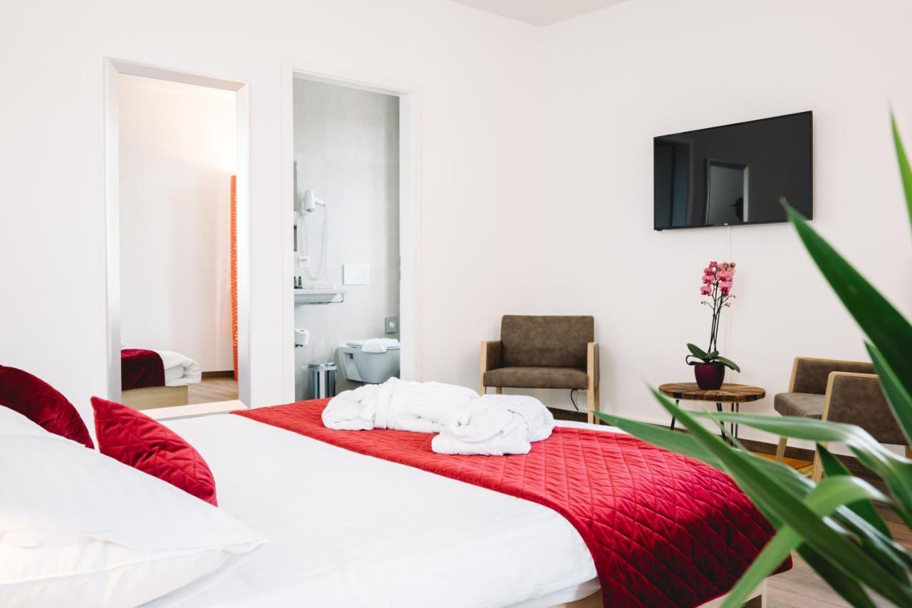 Hotel-Restaurant La Croix D'Or Ballaigues 외부 사진