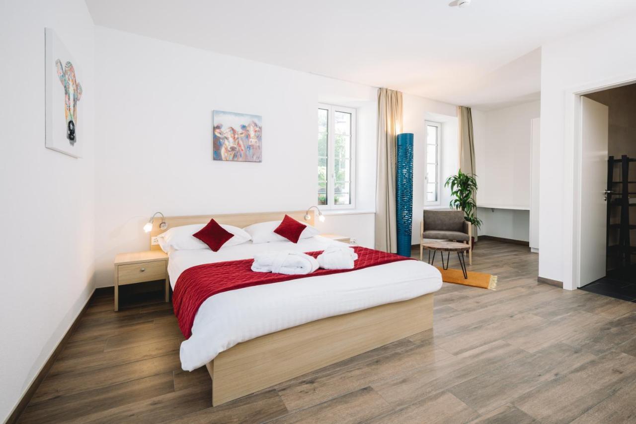 Hotel-Restaurant La Croix D'Or Ballaigues 외부 사진