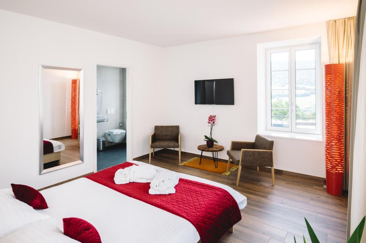 Hotel-Restaurant La Croix D'Or Ballaigues 외부 사진