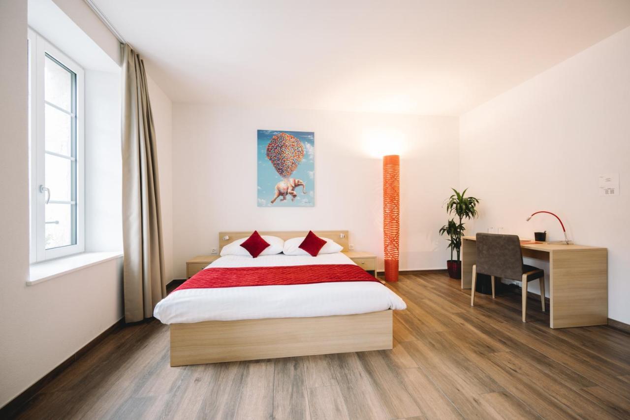 Hotel-Restaurant La Croix D'Or Ballaigues 외부 사진