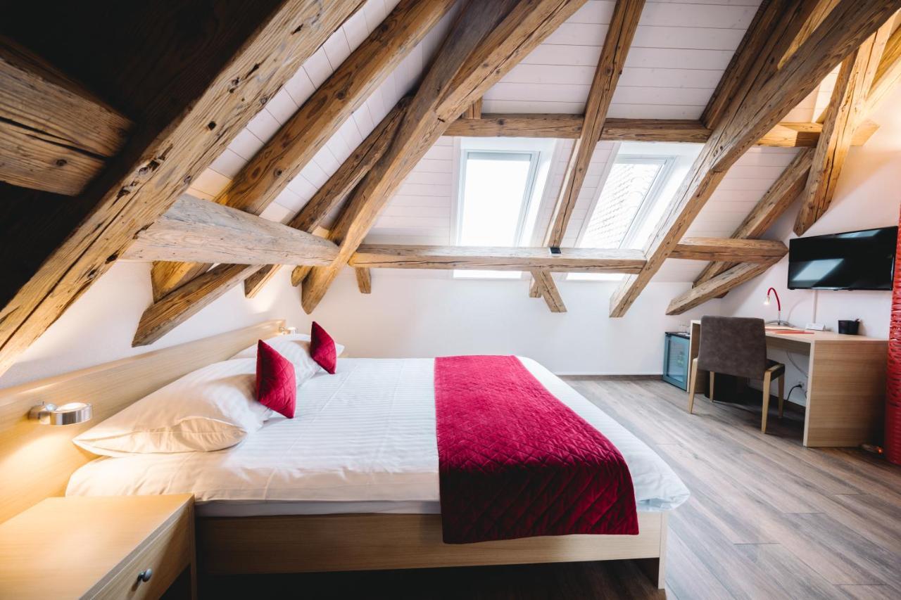 Hotel-Restaurant La Croix D'Or Ballaigues 외부 사진